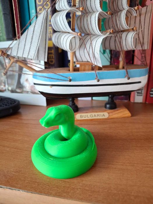 Змия. Годината на Дървената змия. Годината на Зелената змия.