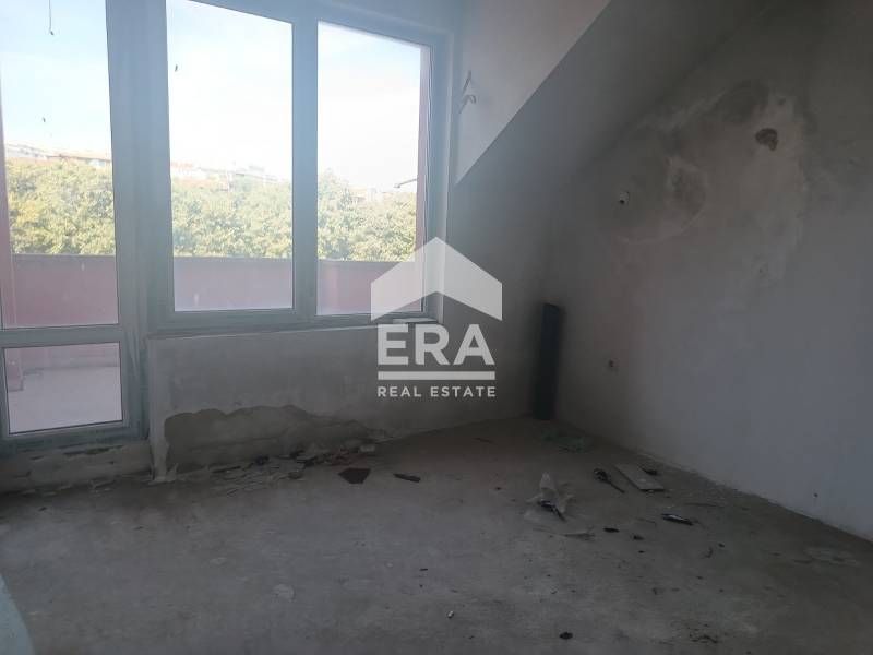 Продава се Двустаен апартамент в Варна, Колхозен пазар - 55 кв.м за 1696 €/кв.м - Снимка #1