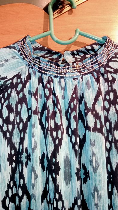 Продам      платье