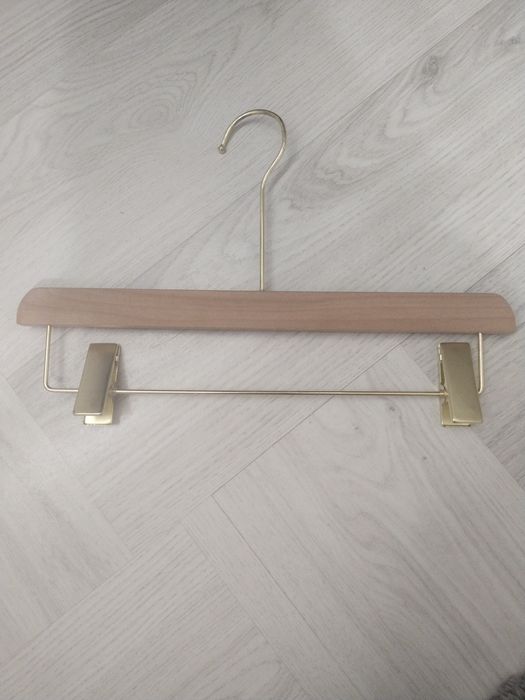 Новые вешалки продам