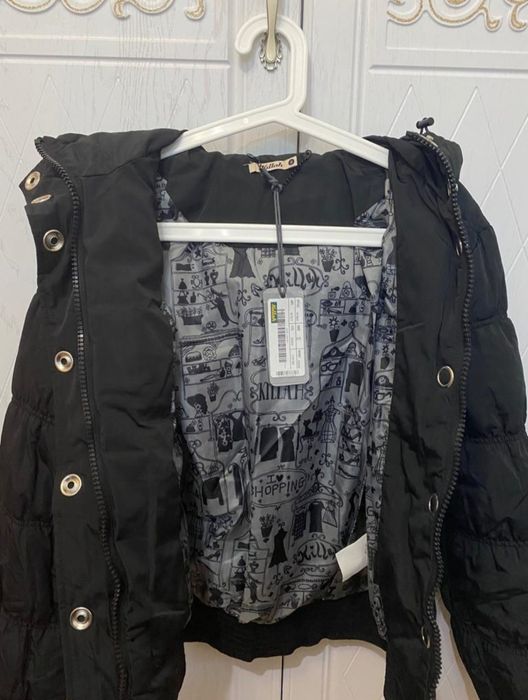 Продам куртку на девочку