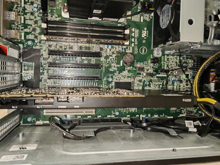 Dell Precision 5820 intel Xeon 8-Core W2145 3700Mhz 32GB RDIMM DDR4