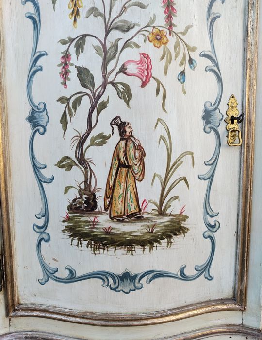 Vitrina de colț veche din lemn /Bufet