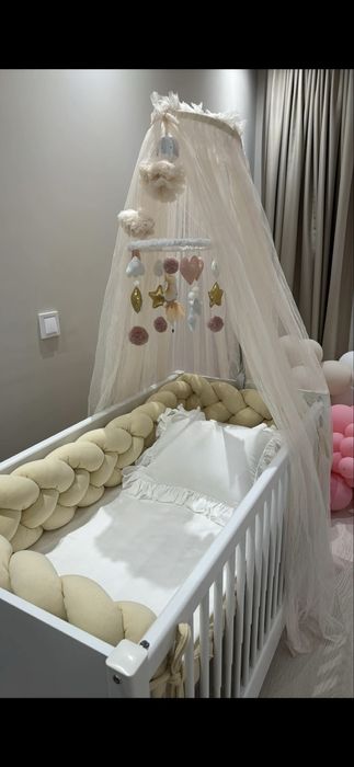 Балдахин със стойка обръч