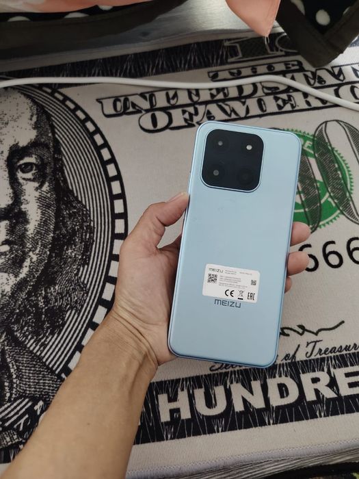 Продам телефон отличный