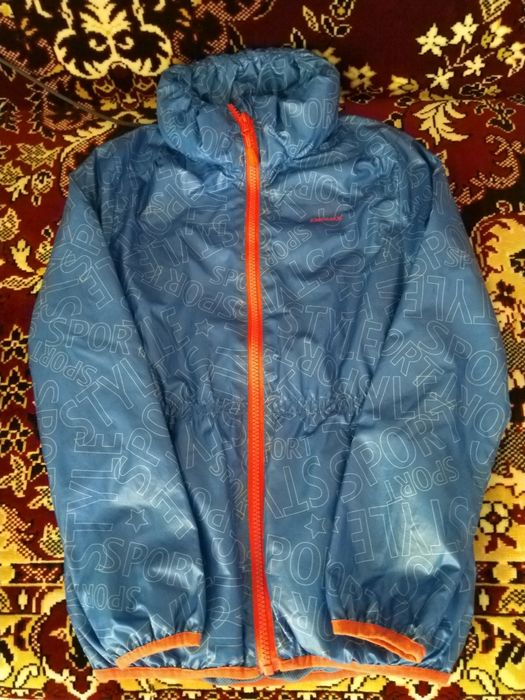 Ветровки на девочку по 500тг.