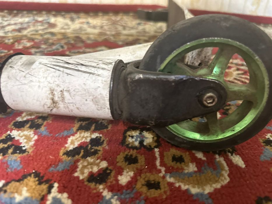 СРОЧНО ПРОДАМ Трюковой Самокат