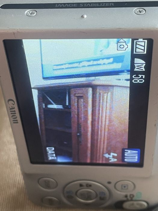 Canon ixus 105 12 Mpx,5x zoom optic,afisare data si ora pe poze