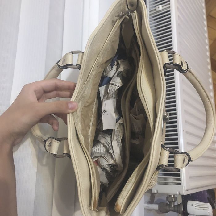 Бежова дамска чанта еко кожа