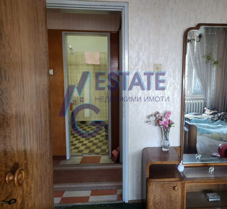 Тристаен апартамент в гр. София, жк. Красна поляна 3