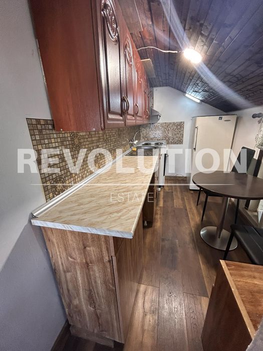 Дава се под наем Етаж от къща в Варна, м-т Траката - 75 кв.м за 348.84 € - Снимка #1