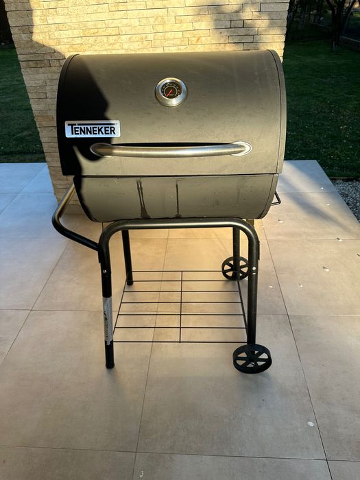 Grătar pt curte,pe lemn și cărbune