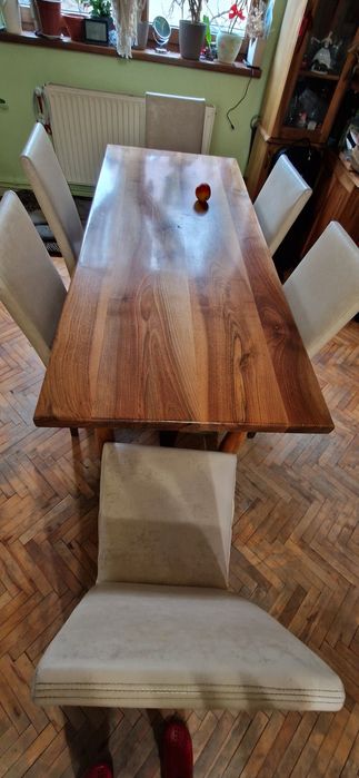 Scaune din lemn  masiv