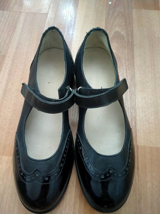 Продам туфли подростковые