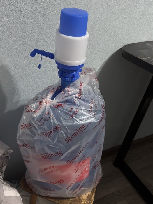 Продам бутылку с помпой