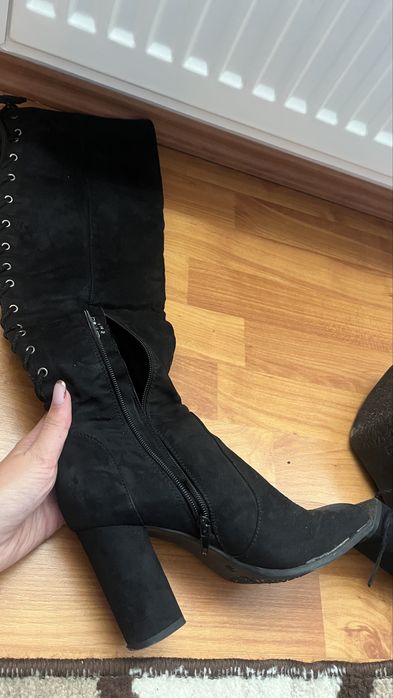 Cizme lungi in stare foarte buna