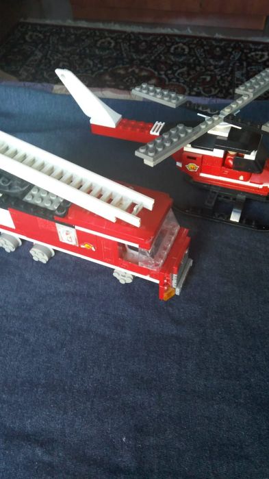 Продается конструктор Лего пожарная часть