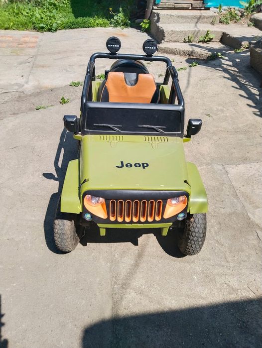 Продам электромобиль детский