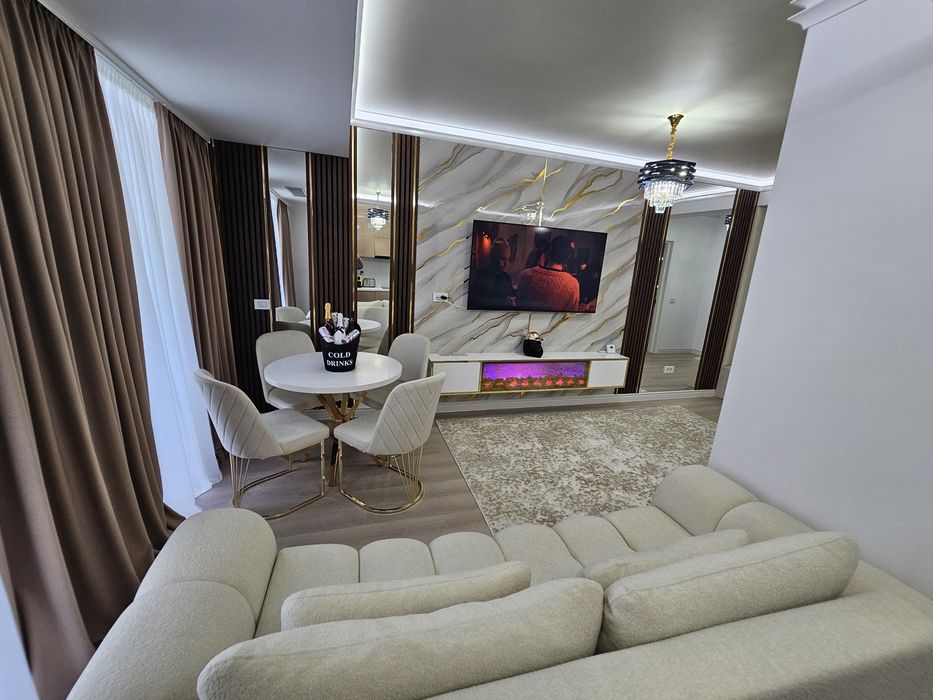 Studio de Lux White Titanic 700 Ron / Noapte