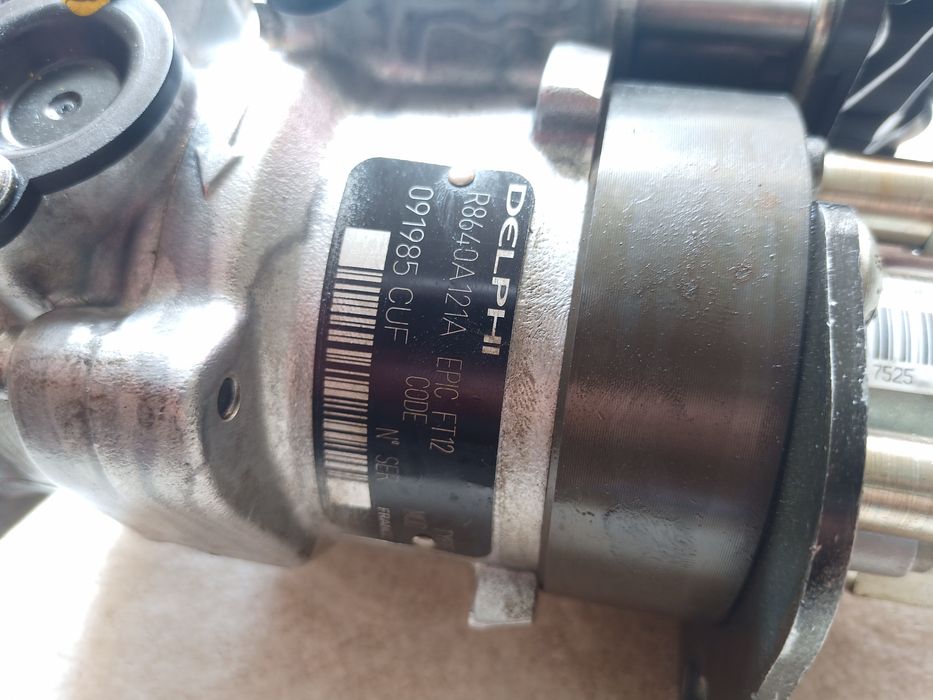 Pompa de injectie Delphi R8640A121A
