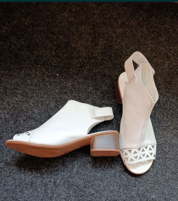 Новые кожаные сапоги ботфорты