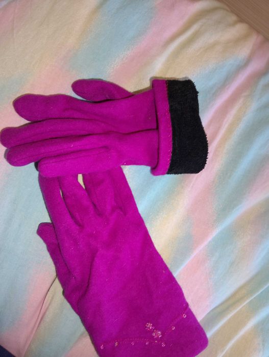 Дамски зимни ръкавици