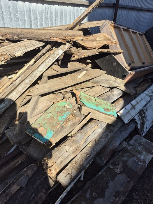 Отдам Доски на дрова.