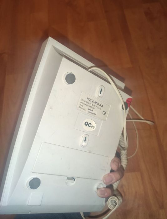 Vând 3 telefoane fixe