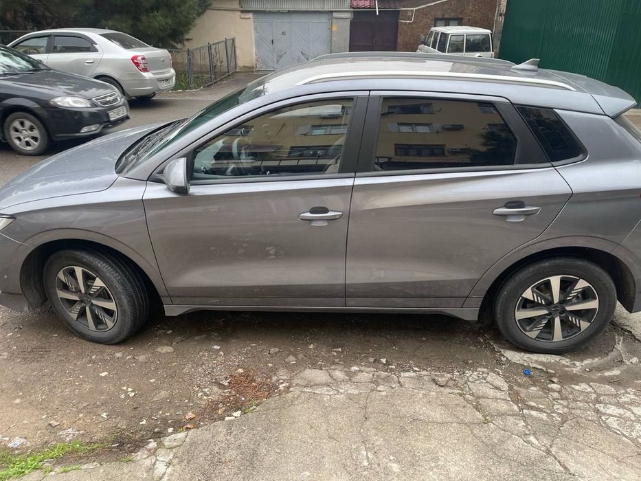BYD E2 2025 — 4