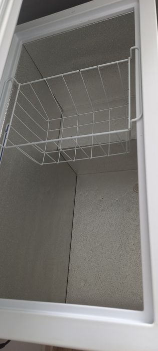 СРОЧНО  продаётся морозильник