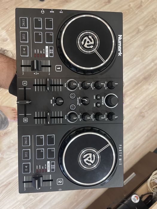 Контролер Numark Party Mix MKII