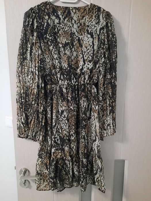 Къса рокля до колене