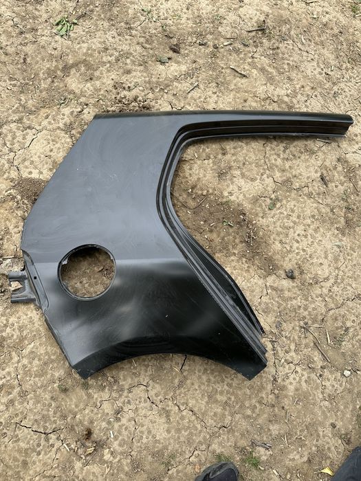 Aripă dreapta spate vw golf 6