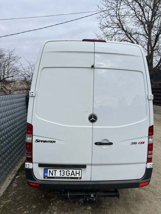 Transport marfa, mobila, pianine si debarasari! Oferim si manipulare!