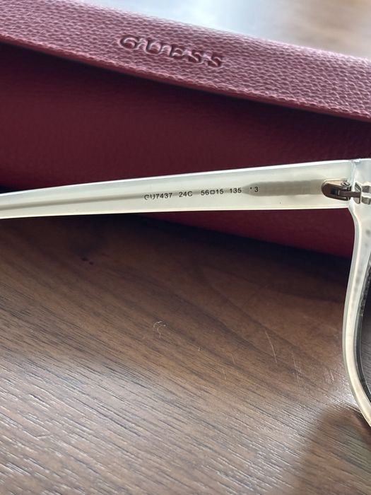 Дамски очила Guess- котешко око