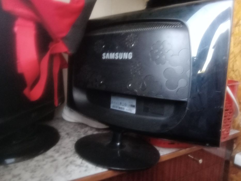 Продаю мониторы от компютера