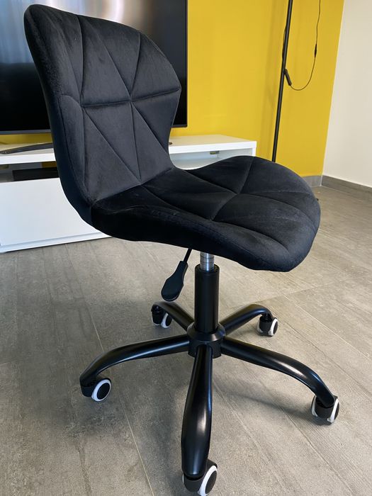Vând Kit complet extensii gene + pat, lampă semilună și scaun profesional