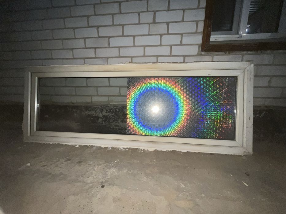 Продам пластиковую дверь