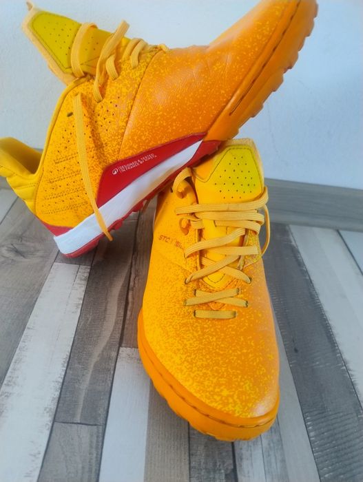 Vând ghete fotbal sintetic