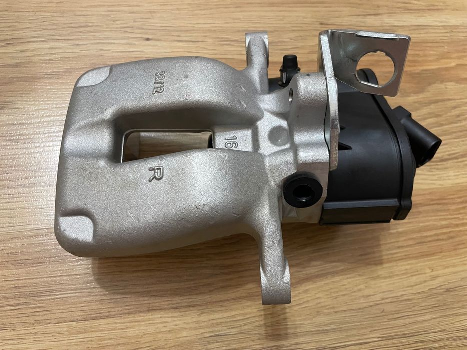 НОВИ Задни Спирачни апарати с мотор Volkswagen Passat B6 Sedan Variant