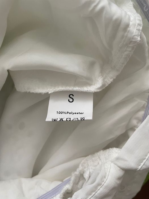 Бял къс гащеризон