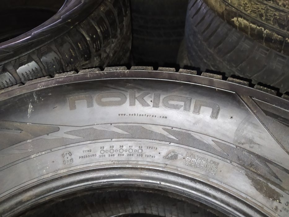 Зимняя резина 265/65/17