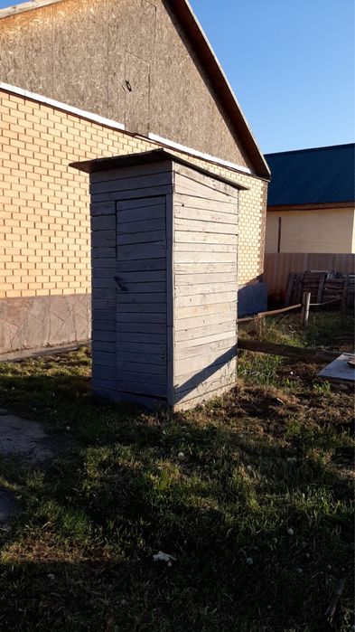 Туалет уличный деревянный