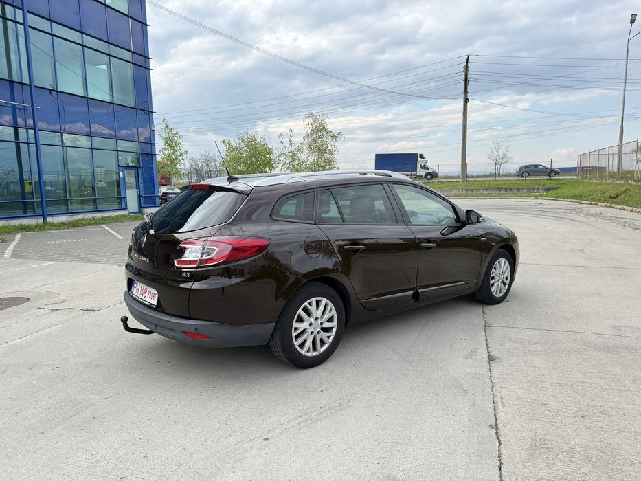 Renault Megane 3 Bose Mocca Brown, 1.5 dci 2013, Panoramic ,Camera Masalier,Istoric Km Certificati!