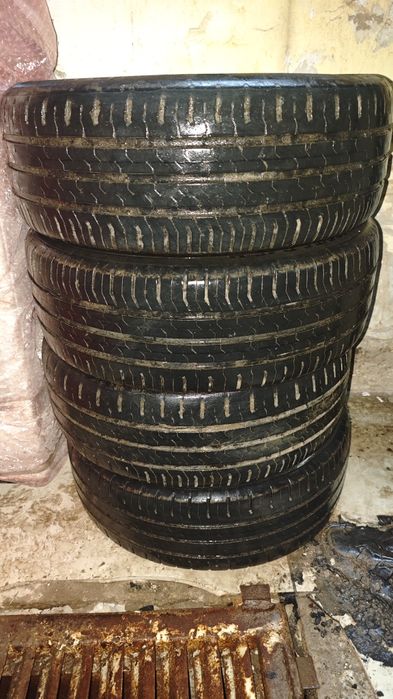 Продам комплект летних шин