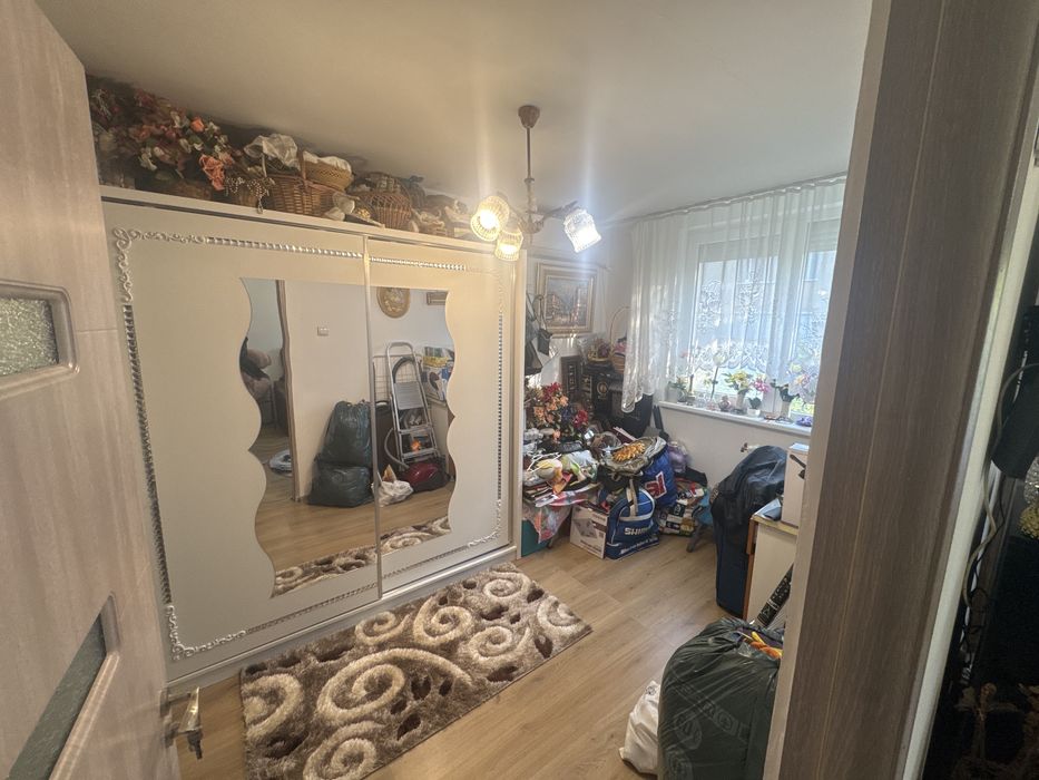 Vand apartament două camere urgent