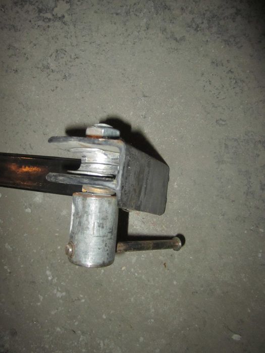 Продавам правен теглич за Toyota avensis verso,цена 20 Евро.