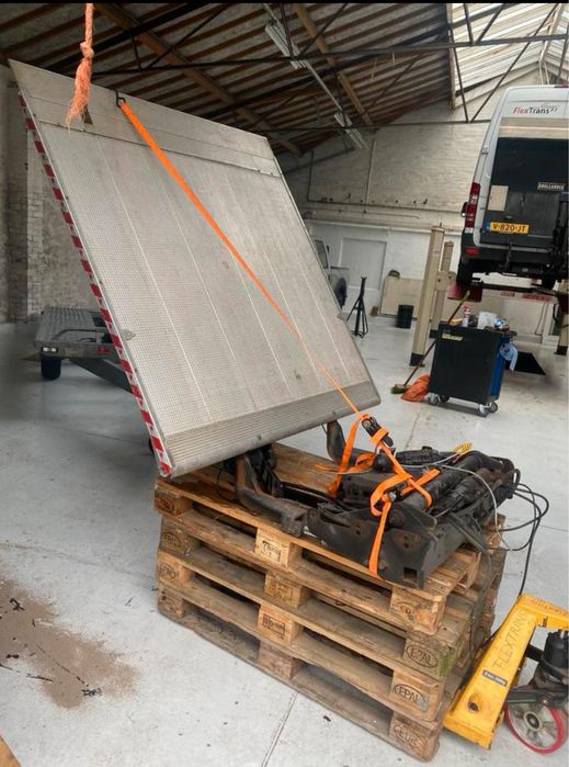 Lift,oblon hidraulic Sprinter sau Crafter , Dhollandia