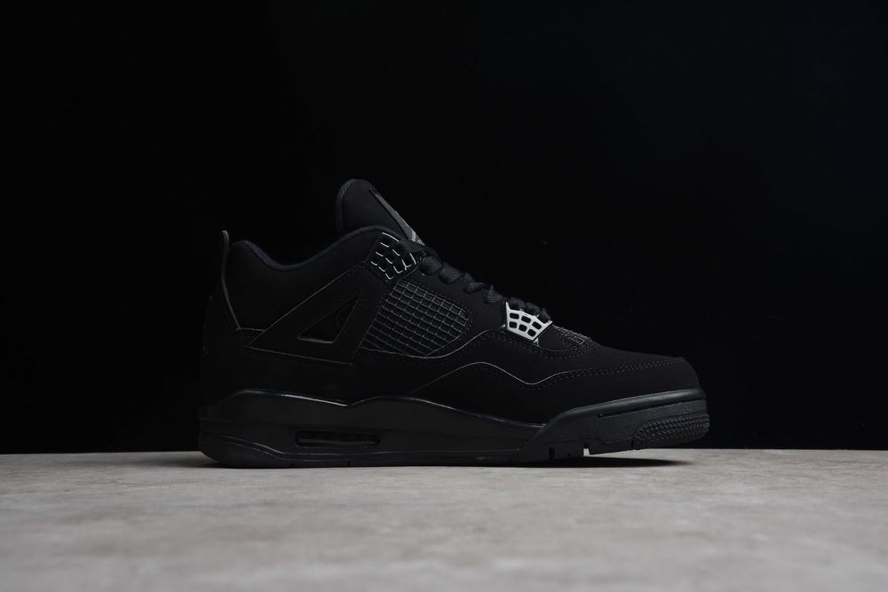 Air Jordan 4 Retro “Black Cat”