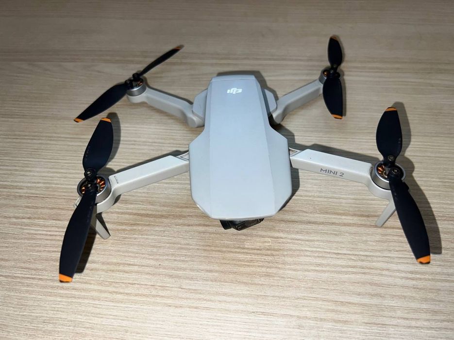 Продаю дрон dji mini 2